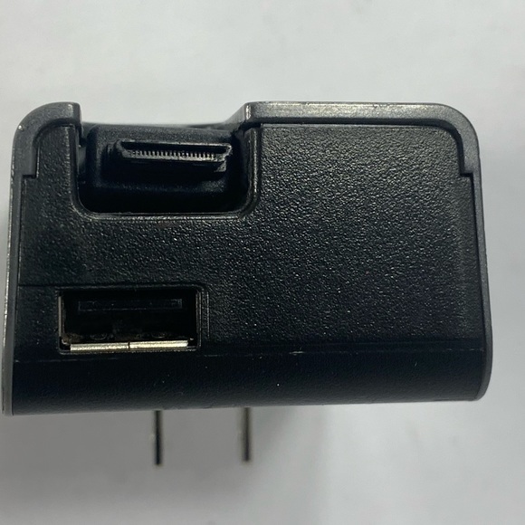 Point Mobl 23-1120 Retractable Samsung M300 S20 S22 20-Pin Data Sync USB Cable - Picture 3 of 5